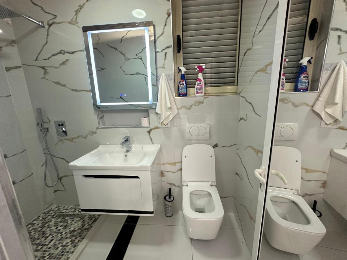 Esto'S Apartament Near Tirana Airport 1 - Self Checkin -Netflix - Free Parking Διαμέρισμα Valjiosi Εξωτερικό φωτογραφία